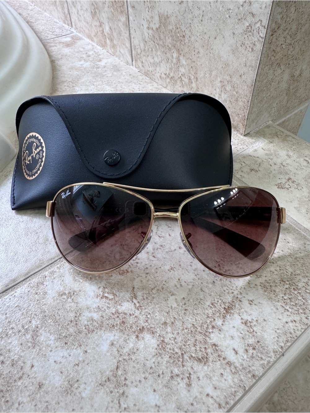 Ray-Ban Women’s Gold Frame Sunglasses with Brown Gradient Lenses